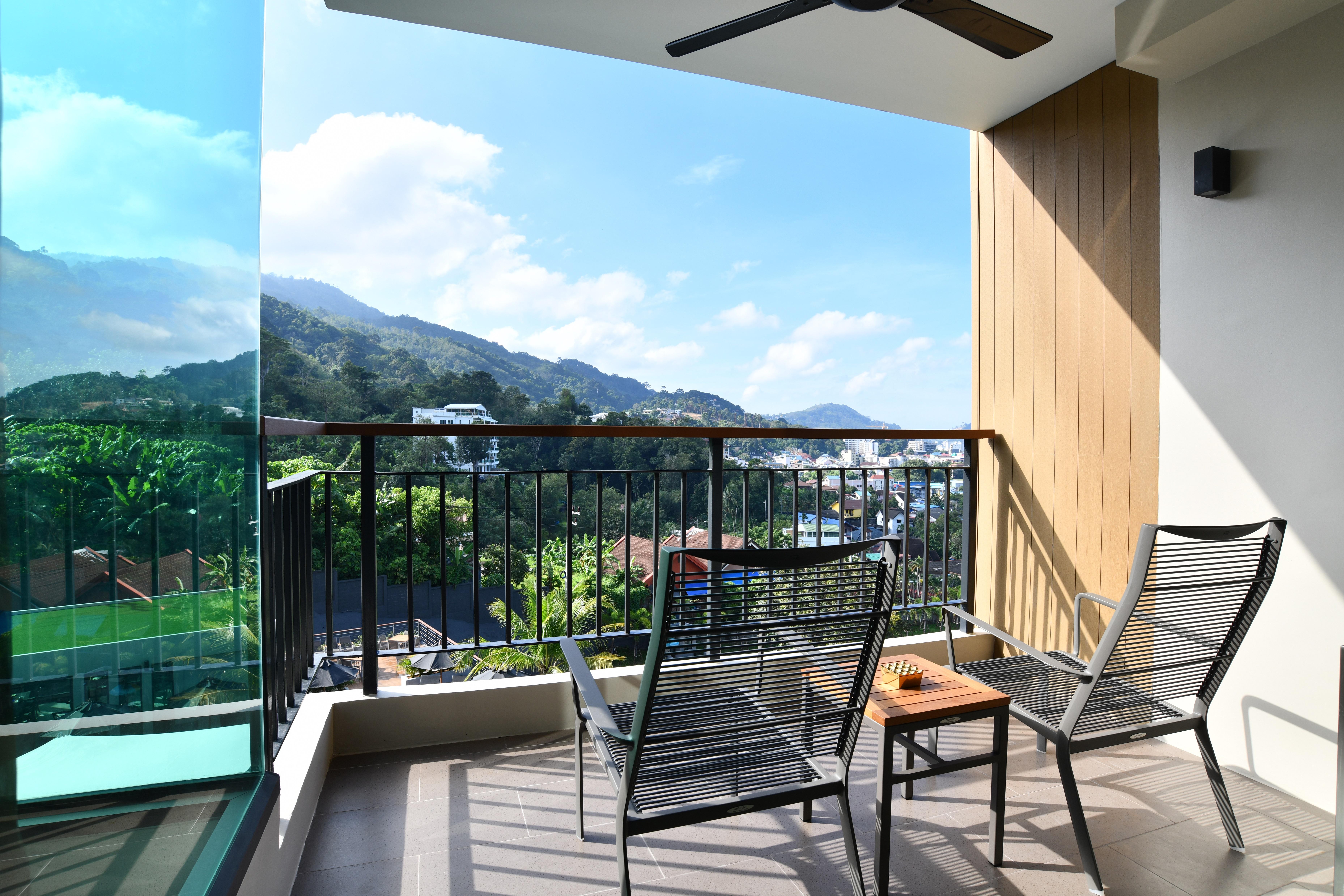 Skyview Resort Phuket Patong Beach Exterior photo A balcony