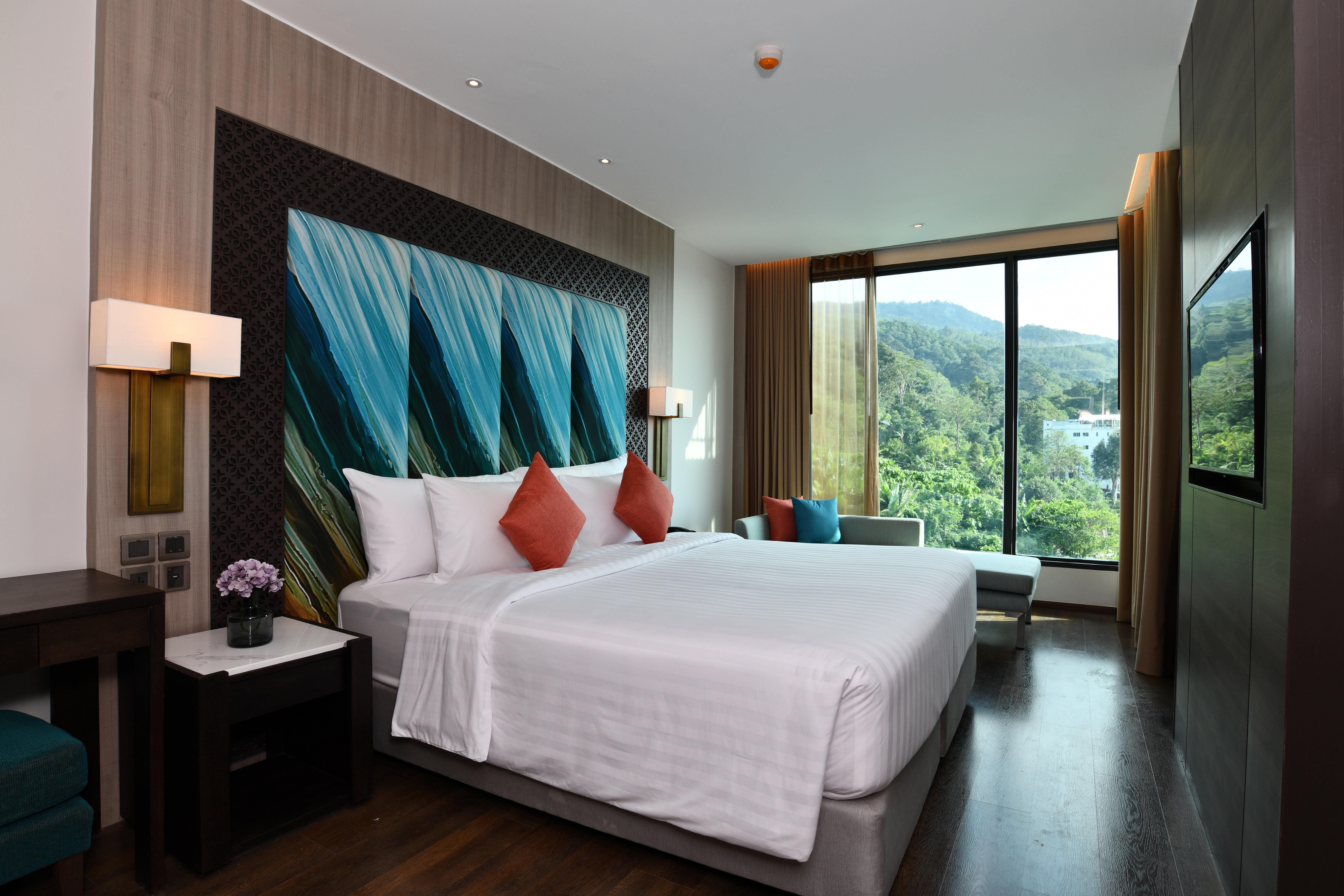 Skyview Resort Phuket Patong Beach Exterior photo Deluxe Room