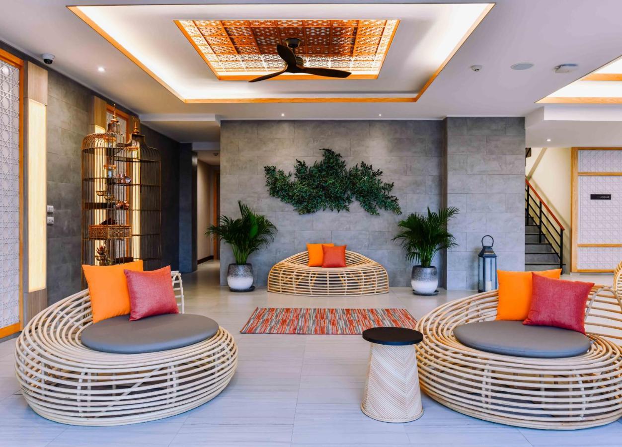 Skyview Resort Phuket Patong Beach Exterior photo The lobby of the resort