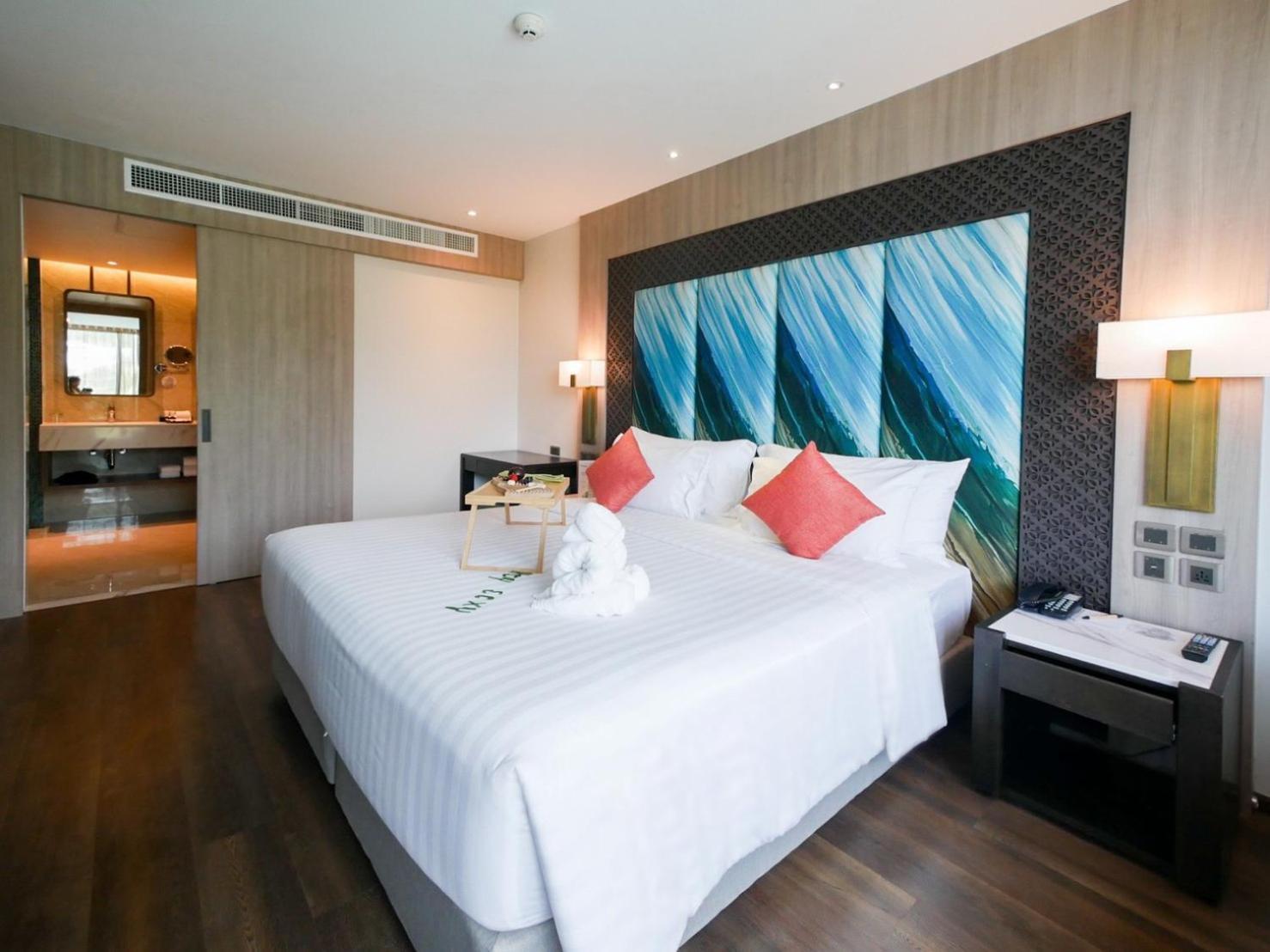 Skyview Resort Phuket Patong Beach Exterior photo Deluxe Ocean View