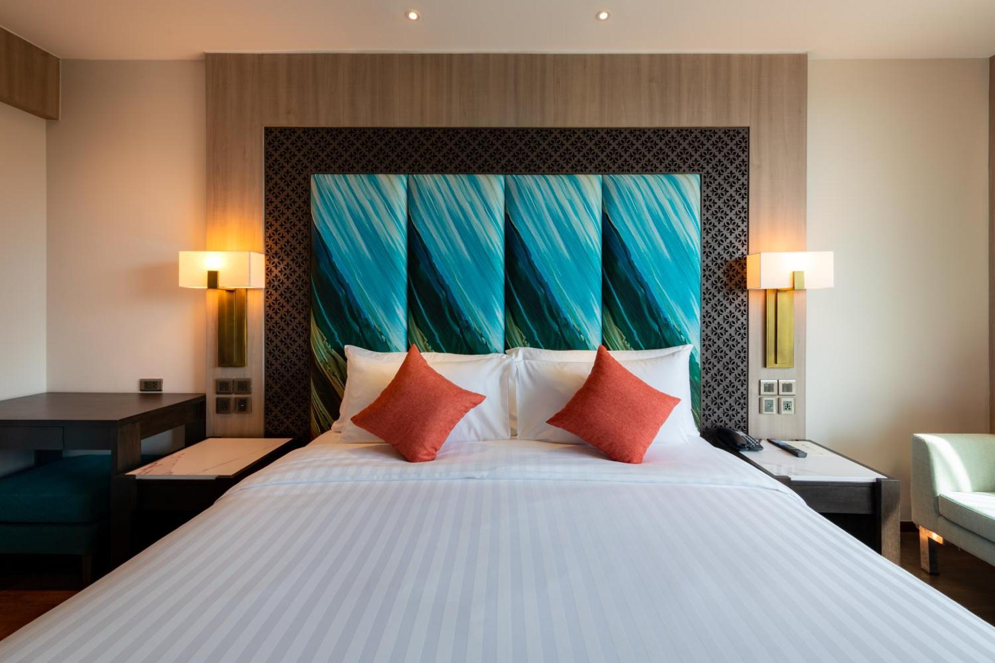 Skyview Resort Phuket Patong Beach Exterior photo Deluxe Room